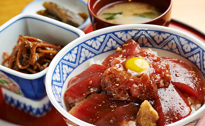 レストランメニュー　本まぐろの漬け丼